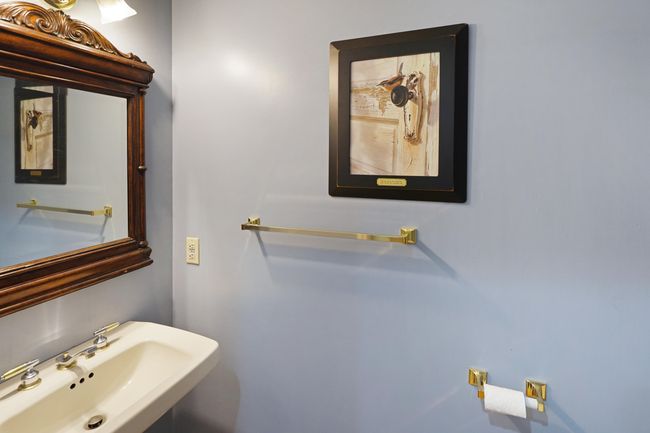 Half Bathroom | Image 28
