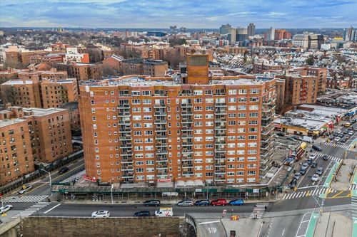 apt-9j-85 Main St, Briarwood, NY, 11435-1856 | Card Image