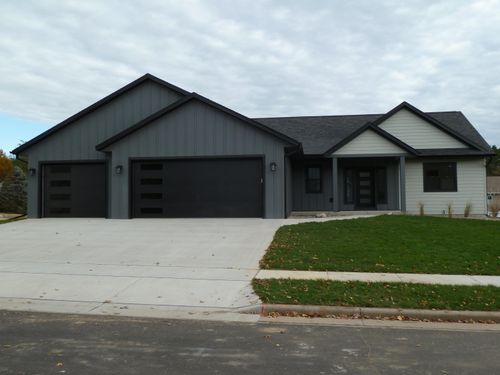 717 Tamarack Trl, Holmen, WI, 54636-5200 | Card Image