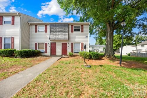 7915 Oak Meadow Ct, Charlotte, NC, 28210-3952 | Card Image