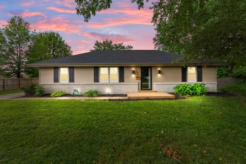 105 N Ellen St, Nixa, MO, 65714-9068 | Card Image