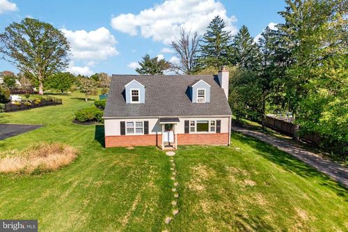 507 Saint Johns Cir, PHOENIXVILLE, PA, 19460-2556 | Card Image