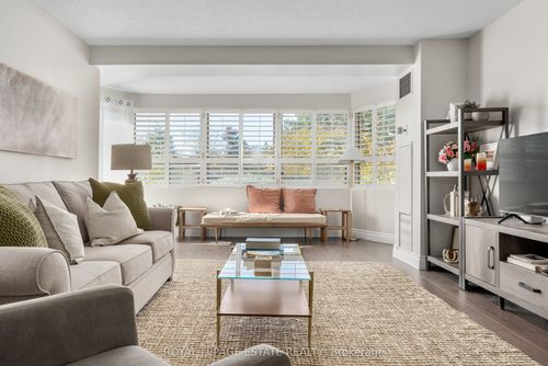 103-2 Raymerville Dr, Markham, ON, L3P7N7 | Card Image