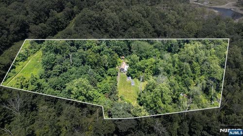 77 Voorhis Rd, Lincoln Park, NJ, 07035-1512 | Card Image