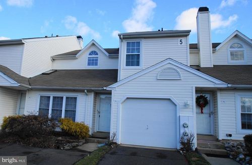 2213j-64 Banbury Ct, SOUTHAMPTON, PA, 18966-2611 | Card Image