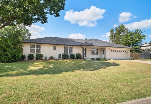 1203 Countrywood Cir, Rogers, AR, 72756-5164 | Card Image