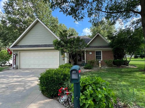 823 Frontier Dr, Rochester, IN, 46975-3200 | Card Image