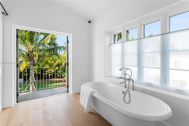 1225 N Greenway Dr, House other with 5 bedrooms, 5 bathrooms and null parking in Coral Gables FL | Image 41