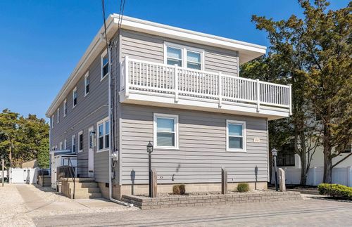 2-rear-9903 2nd Ave, Stone Harbor, NJ, 08247-1852 | Card Image