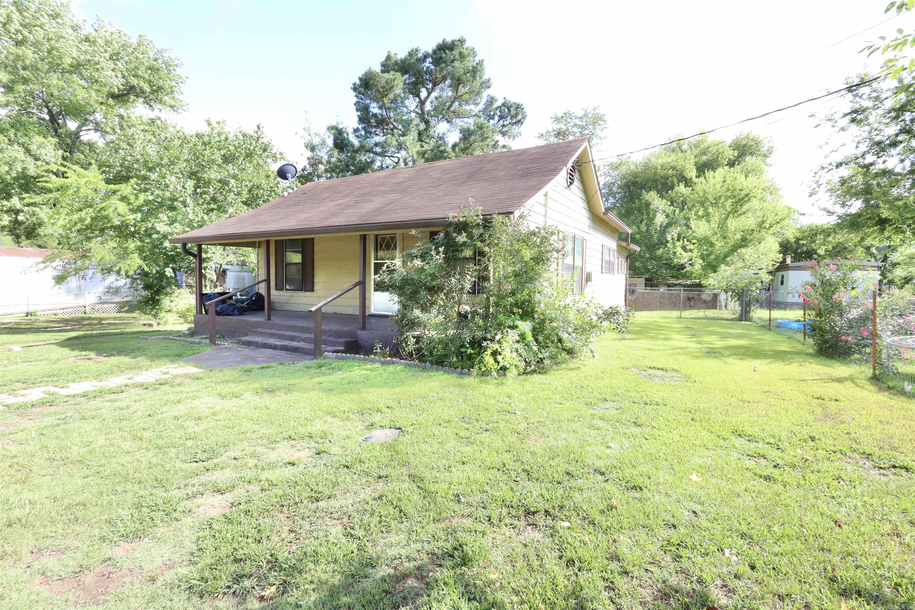 2nd St, Glenwood, AR 71943