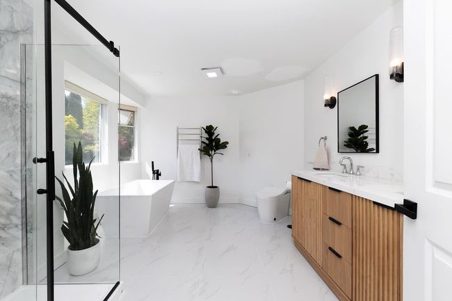 12028 Chestnut Cres, House other with 4 bedrooms, 3 bathrooms and 4 parking in Pitt Meadows BC | Image 19