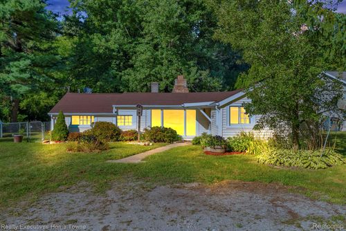 4188 Pine Grove Ave, Fort Gratiot, MI, 48059-3836 | Card Image