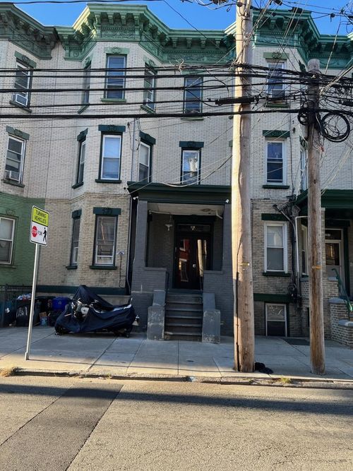 1-381 Baldwin Ave, Jersey City, NJ, 07306-1671 | Card Image