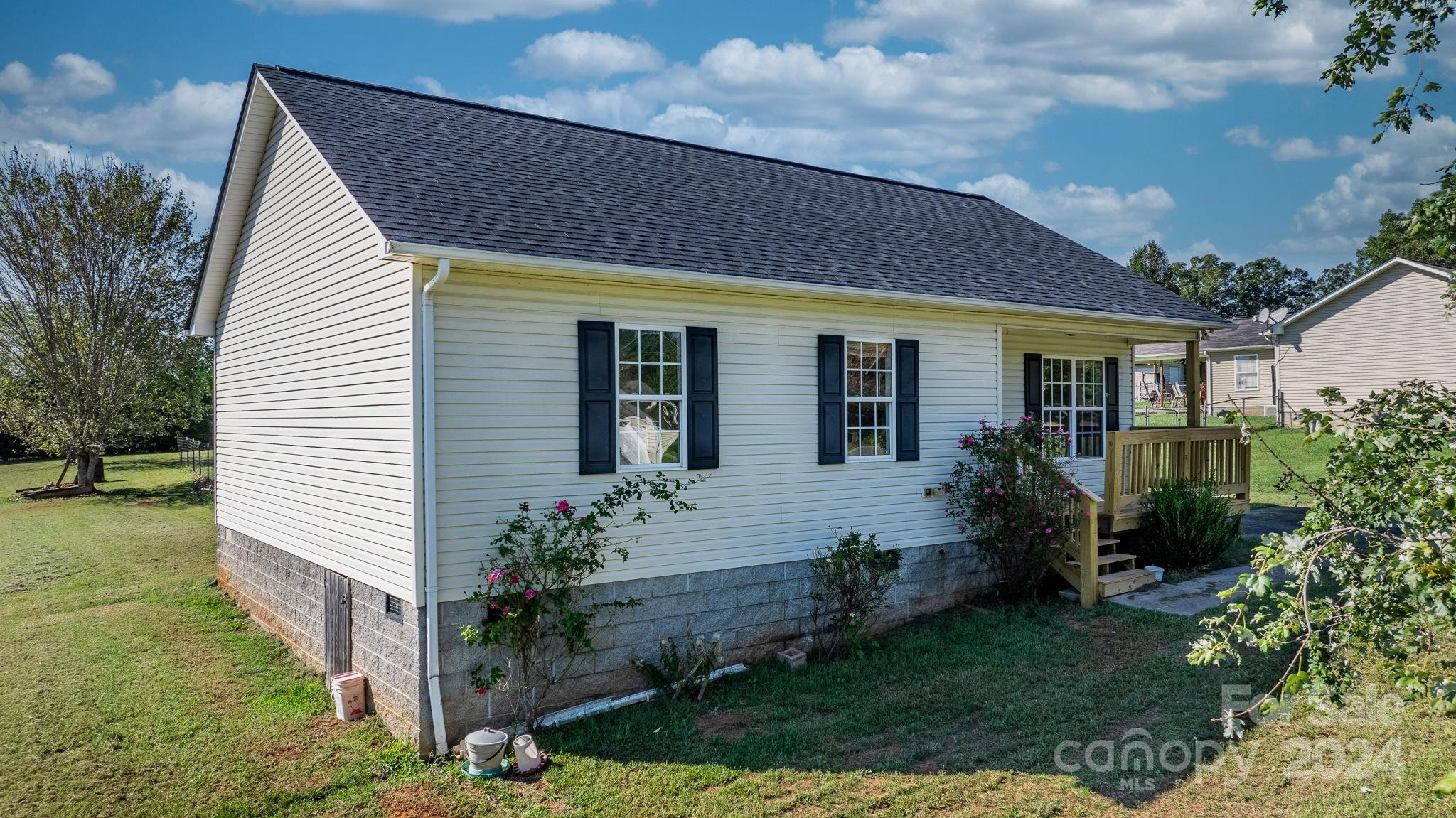 Ethel St, Connelly Springs, NC 28612