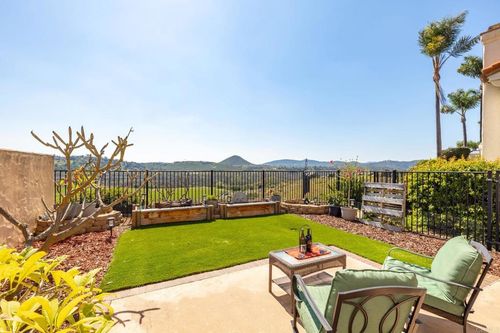 631 Concerto Gln, Escondido, CA, 92025-7918 | Card Image