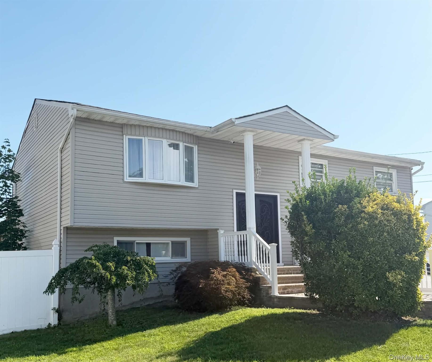 Residential Lease in Oyster Bay