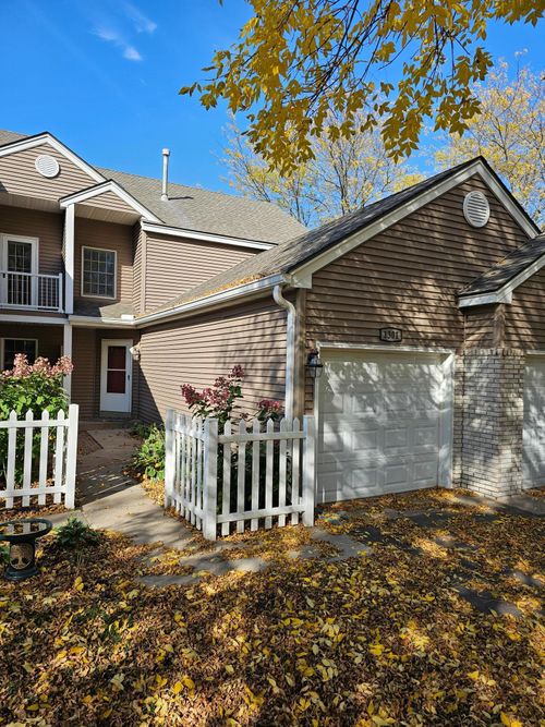 1301 Mckusick Road Ln N, Stillwater, MN, 55082-4163 | Card Image