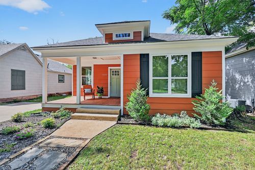 1326 W Bond St, Denison, TX, 75020-1804 | Card Image