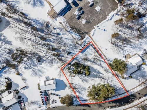 16 Heather Dr, Somerset, NJ, 08873-2824 | Card Image