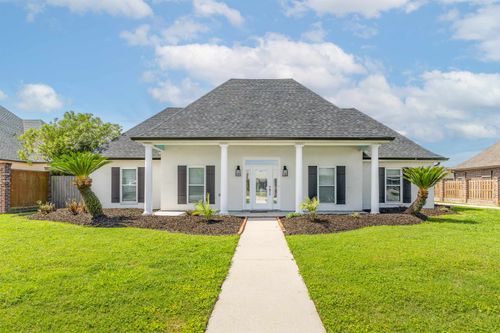 332 Tulip Dr, Houma, LA, 70360-7376 | Card Image