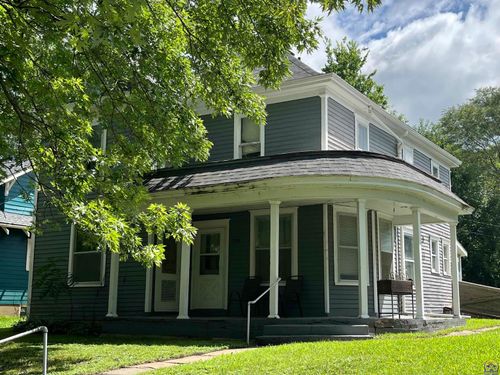 305 Walnut St, Valley Falls, KS, 66088-1229 | Card Image
