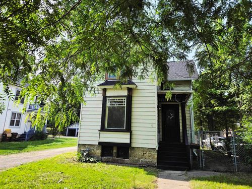 1327 Charles St, Rockford, IL, 61104-2221 | Card Image