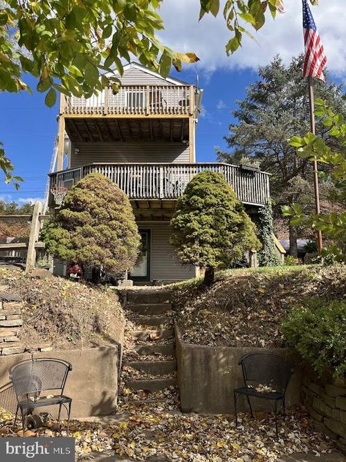 32 River Rd, CONSHOHOCKEN, PA, 19428-2421 | Card Image