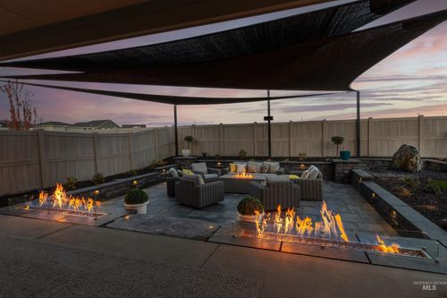 5826 S Cubola Way, Meridian, ID, 83642-5283 | Card Image