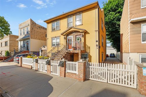 a-71-37 70th St, Glendale, NY, 11385-7475 | Card Image
