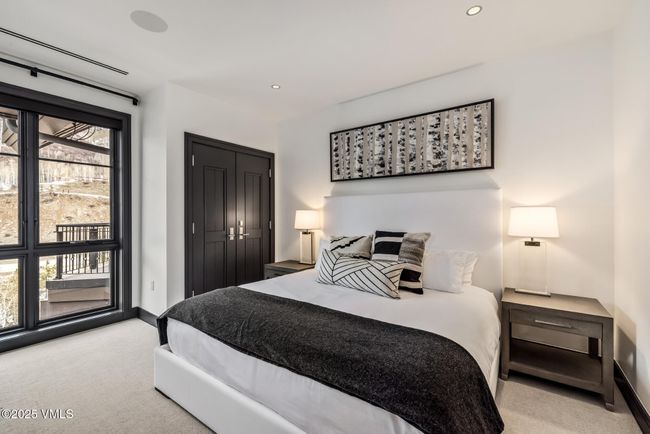 C - 141 E Meadow Dr, Condo with 2 bedrooms, 3 bathrooms and 1 parking in Vail CO | Image 16