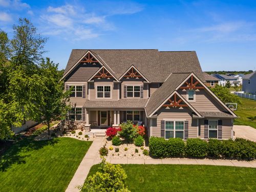 3686 Bellamere Ln, Elgin, IL, 60124-8221 | Card Image