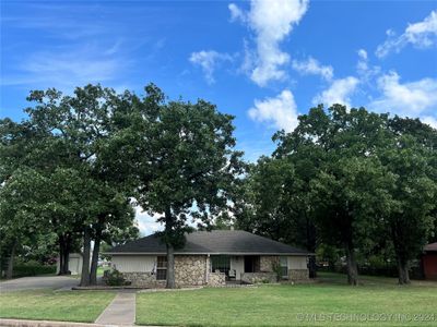 1507 Timber Ridge Drive, House other with 3 bedrooms, 2 bathrooms and null parking in Cleveland OK | Image 2