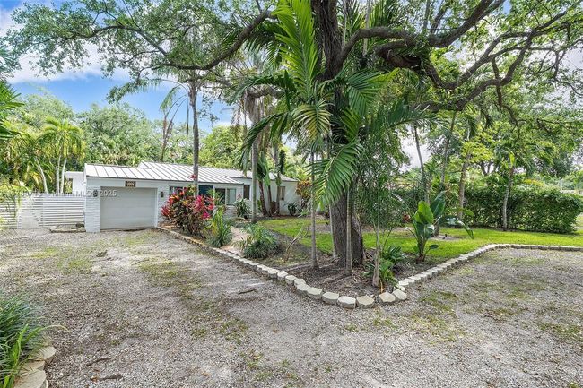1055 Ne 120 Th St, House other with 4 bedrooms, 2 bathrooms and null parking in Biscayne Park FL | Image 5