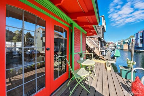 18-2727 Fairview Ave E, Seattle, WA, 98102-3118 | Card Image
