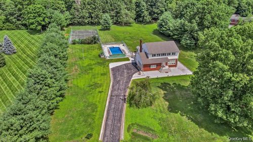 6 Kuchler Dr, Lagrangeville, NY, 12540-5513 | Card Image