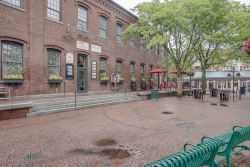 ste-206a-5 Market Sq, Amesbury, MA, 01913-2440 | Card Image