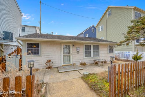 105 Dolphin Dr, Seaside Heights, NJ, 08751-1711 | Card Image