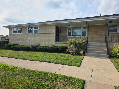 525 Yates Ave, Calumet City, IL, 60409-3121 | Card Image