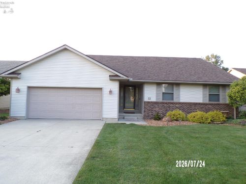 16 Sun Valley Dr, Fremont, OH, 43420-8421 | Card Image