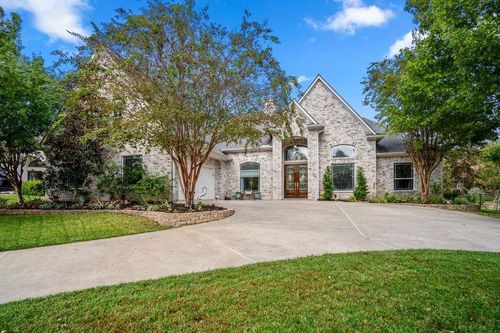 26 Brookgreen Cir S, Montgomery, TX, 77356-8360 | Card Image