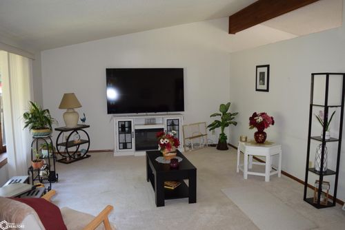 310 Avenue D, Fort Madison, IA, 52627-3058 | Card Image
