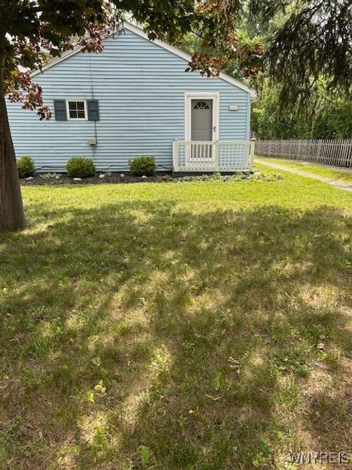 5541 Deacon St, Hamburg, NY, 14075-3707 | Card Image
