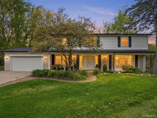 37296 Maple Leaf Ct, Clinton Twp, MI, 48036-1614 | Card Image