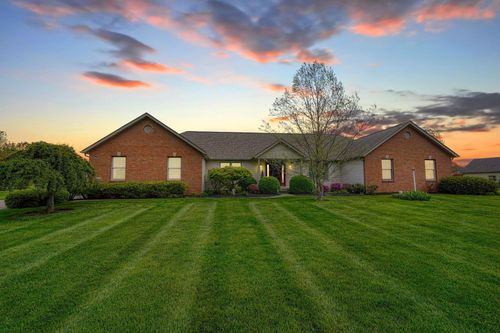 4656 Meadowgrove Dr, Carroll, OH, 43112-9590 | Card Image