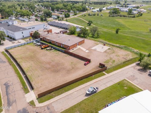 40112 3rd St, Riverdale, ND, 58565-6521 | Card Image