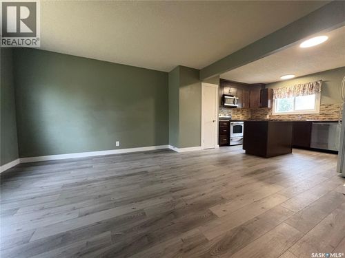 419 Royal St, Regina, SK, S4R4Y5 | Card Image