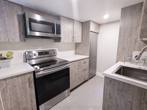 bsmt-276 Montrose Ave, Toronto, ON, M6G3G8 | Card Image
