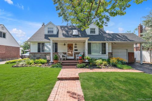 132 Norman Dr, East Meadow, NY, 11554-1648 | Card Image