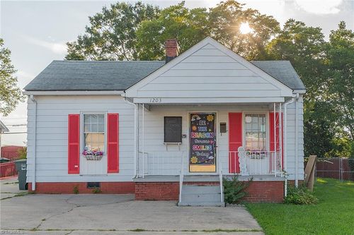 1203 Walnut St, Greensboro, NC, 27405-6644 | Card Image