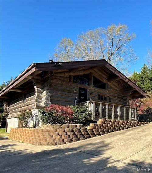 2001 Donna St, Cape Girardeau, MO, 63701-3207 | Card Image